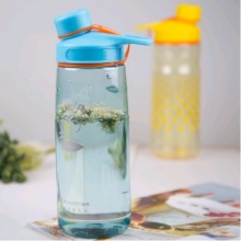 運動水杯